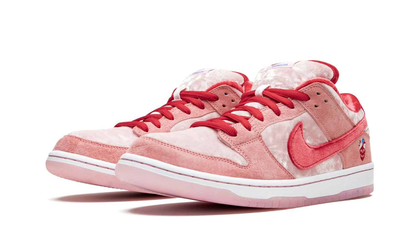 Nike SB Dunk Low "StrangeLove"